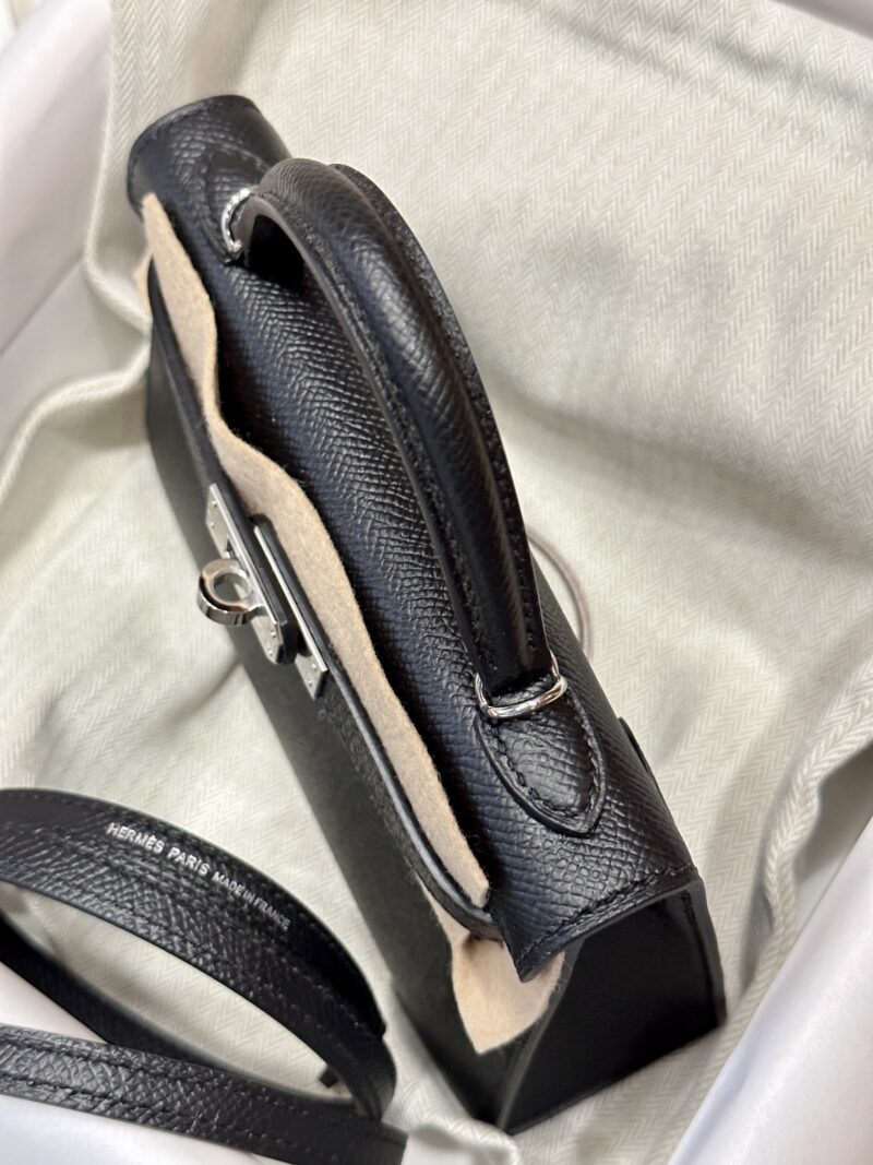 Hermès Mini Kelly Epsom Noir Gold Hardware - Image 4