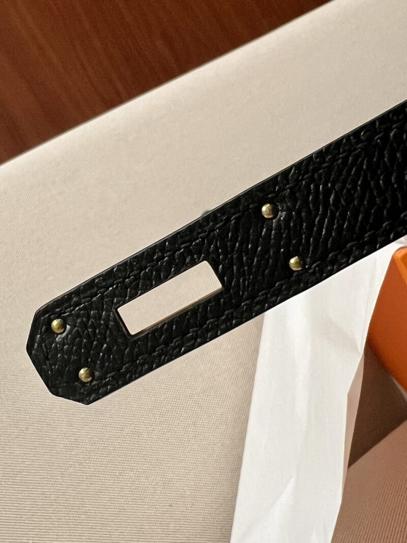 Hermès Kelly 25 Epsom Noir Gold Hardware - Image 23