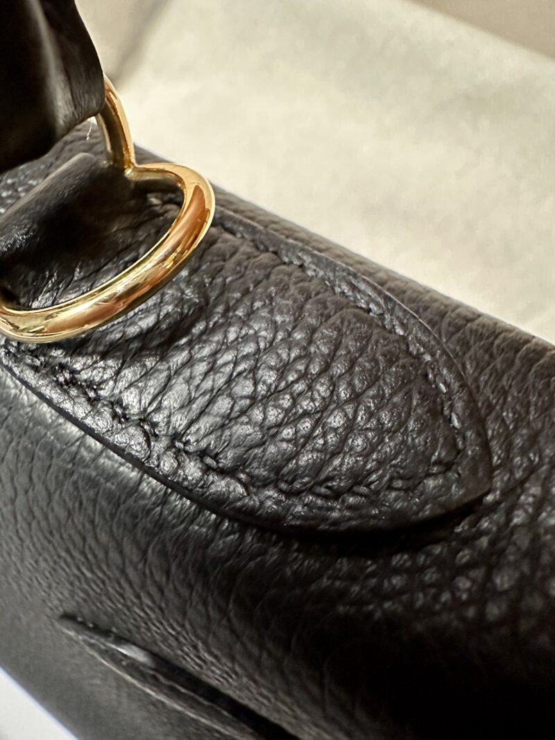 Hermès Kelly 28 Togo Noir Gold Hardware - Image 24