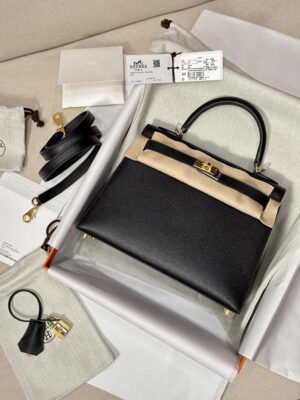 Hermès Kelly 25 Epsom Noir Gold Hardware