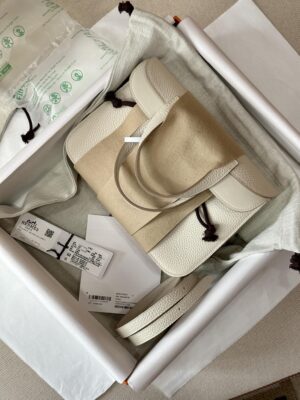 Hermès Halzan 25 Taurillon Clemence & Swift Craie Silver Hardware