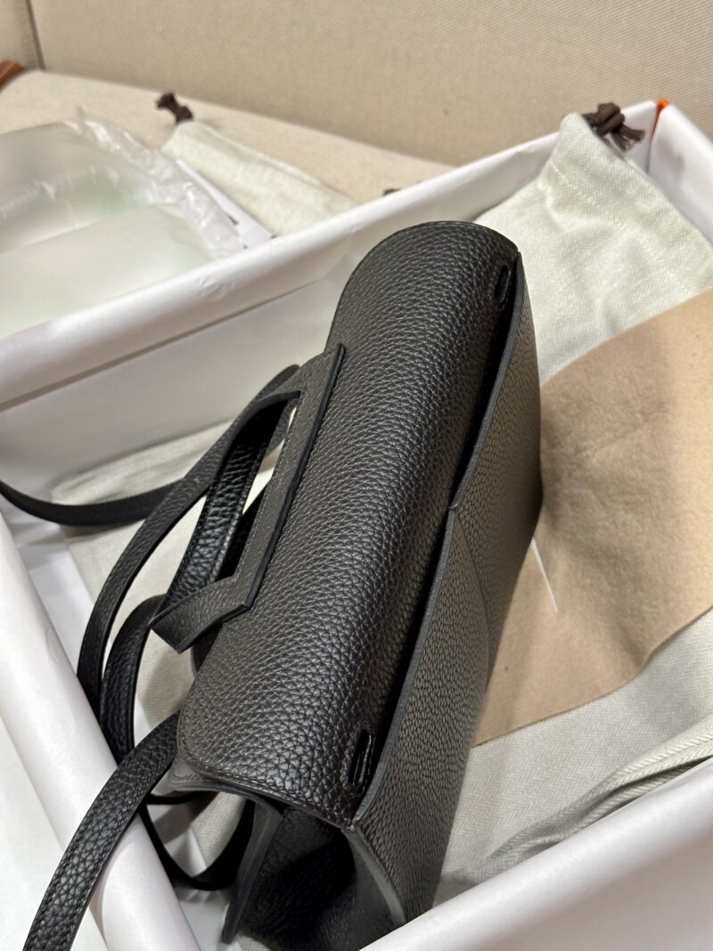 Hermès Halzan 25 Taurillon Clemence & Swift Noir Gold Hardware - Image 9