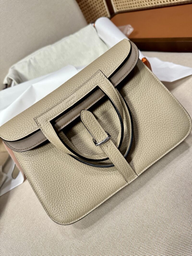 Hermès Halzan 25 Taurillon Clemence & Swift Gris Trench & Etoupe Silver Hardware - Image 3