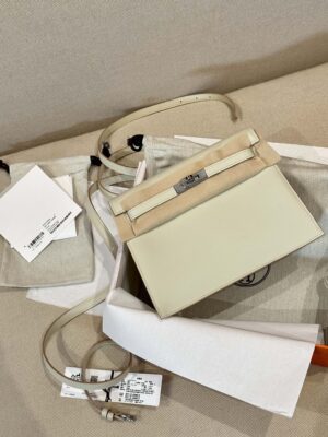 Hermès Kelly Danse 22 Evercolor Craie Silver Hardware