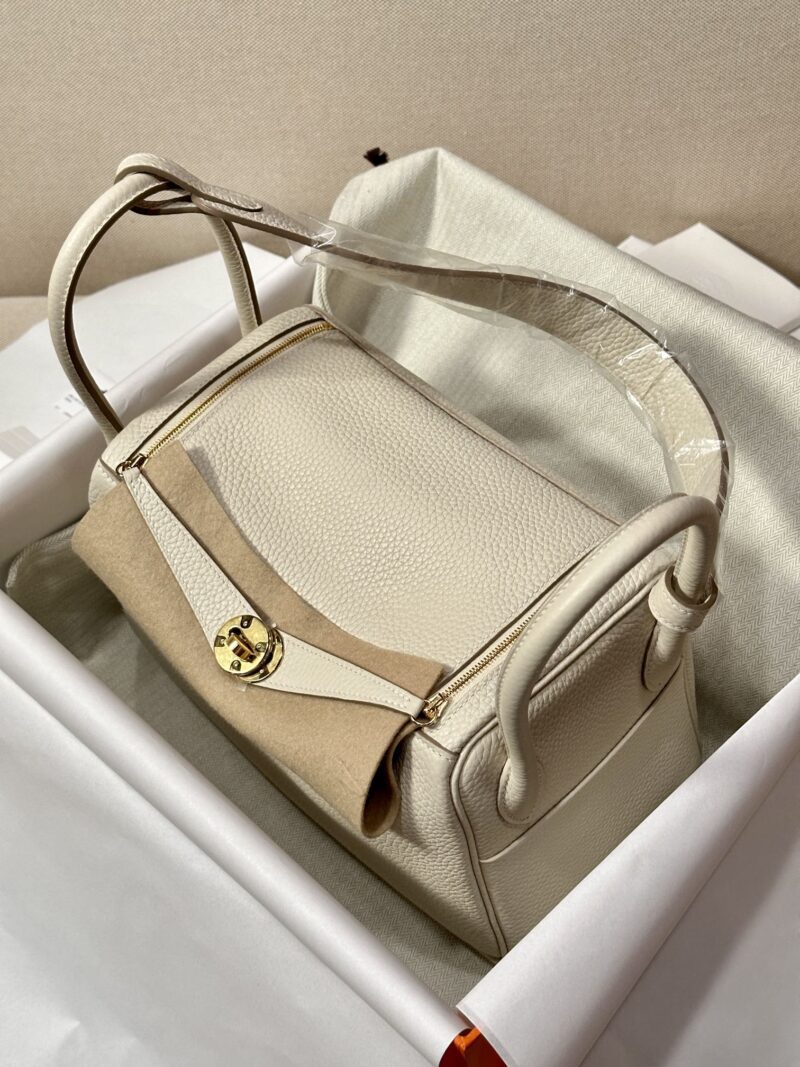 Hermès Lindy 26 Taurillon Clemence Craie Gold Hardware - Image 2