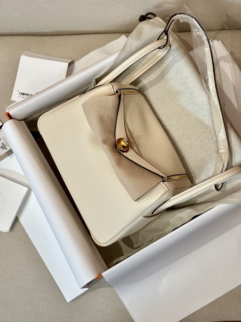 Hermès Lindy 26 Taurillon Clemence Nata Gold Hardware