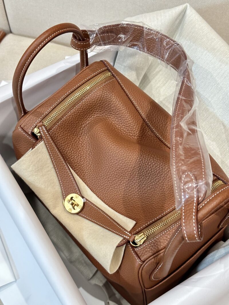Hermès Lindy 30 Clemence Gold Gold Hardware - Image 3