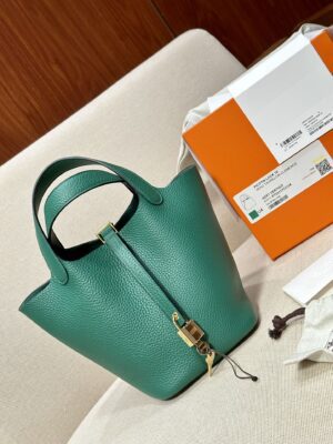 Hermès Picotin 18 Taurillon Clemence Vert Vertigo Gold Hardware