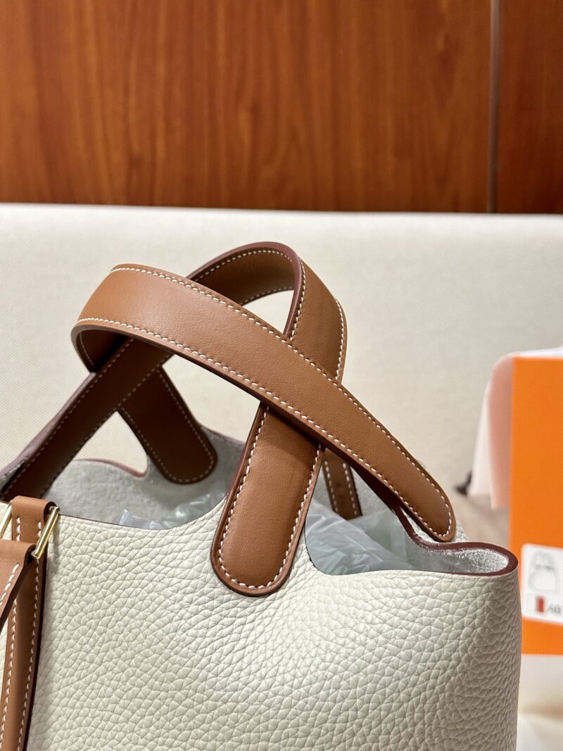 Hermès Picotin 18 Taurillon Clemence & Swift Craie Gold Hardware - Image 4