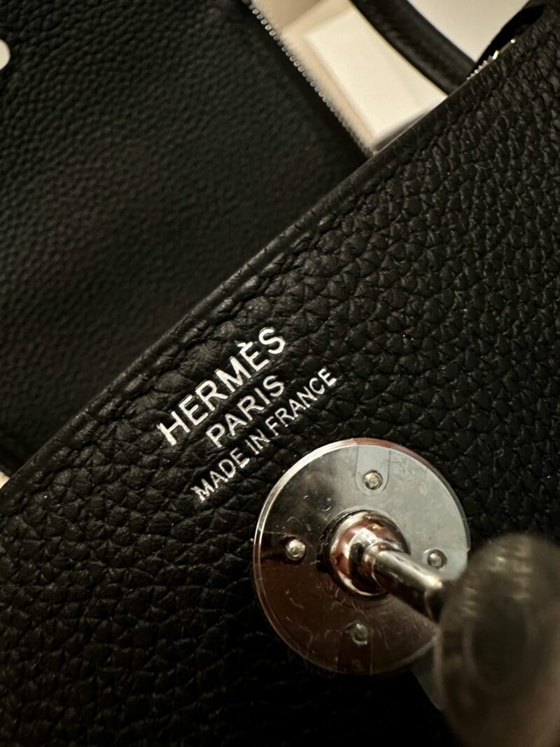 Hermès Mini Lindy 19 Togo Noir Silver Hardware - Image 9