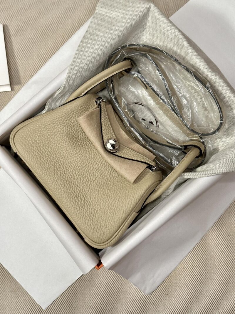 Hermès Mini Lindy 20 Taurillon Clemence Gris Trench Silver Hardware - Image 7