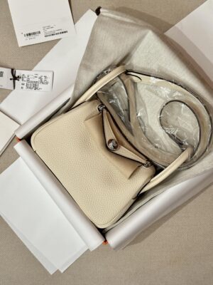 Hermès Mini Lindy 20 Taurillon Clemence Nata Silver Hardware
