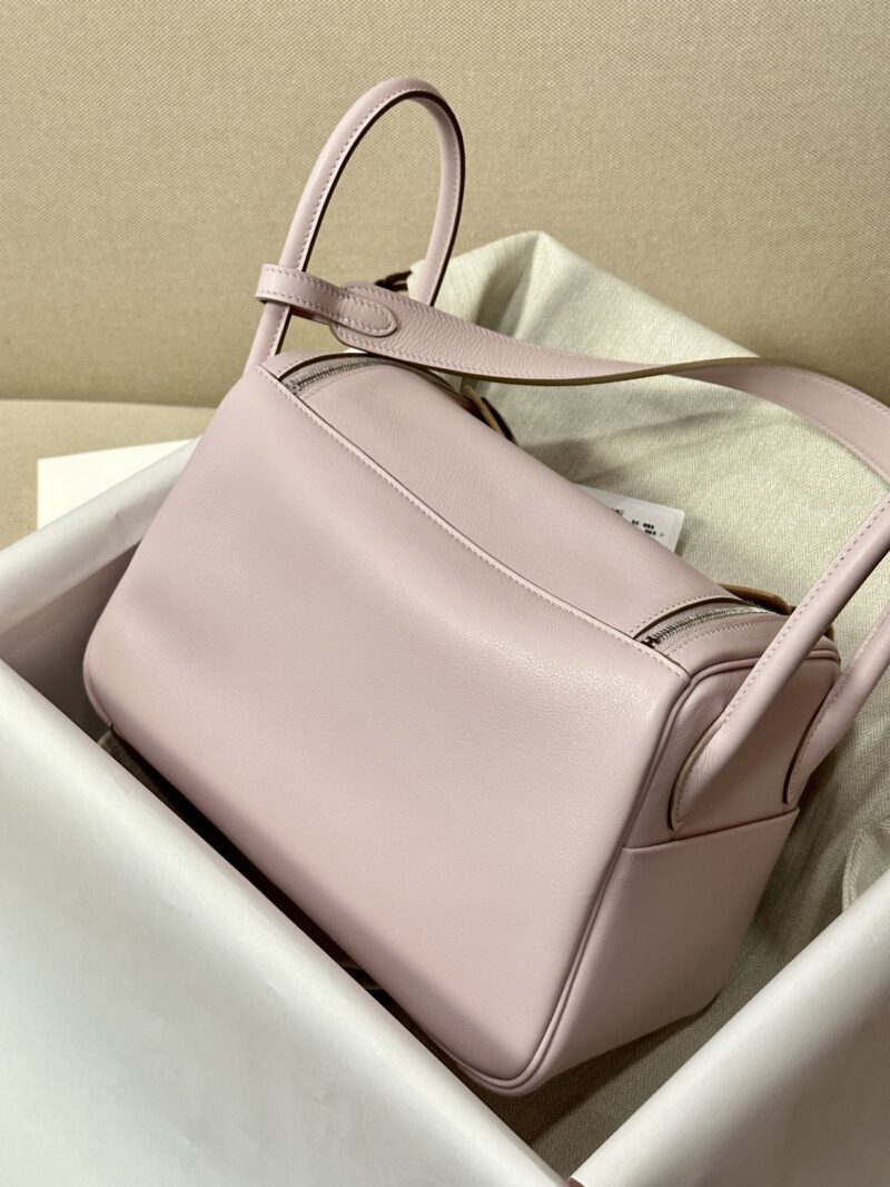 Hermès Lindy 26 Swift Mauve Pale & Gold Gold Hardware - Image 5