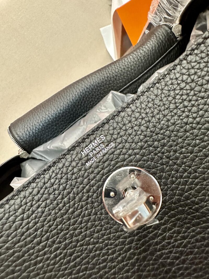 Hermès Lindy 26 Taurillon Clemence & Matte Alligator Noir Silver Hardware - Image 9