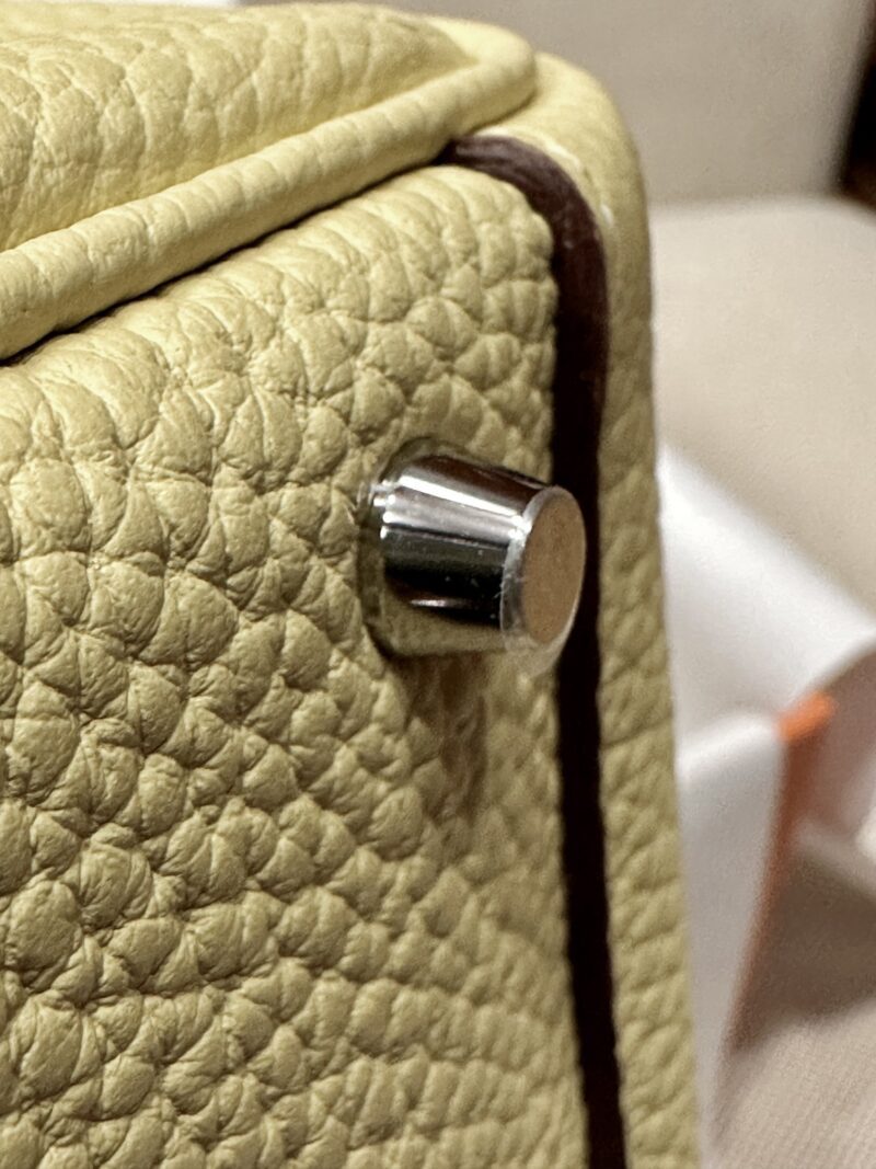 Hermès Mini Lindy 20 Taurillon Clemence Jaune Poussin & Nata Silver Hardware - Image 7