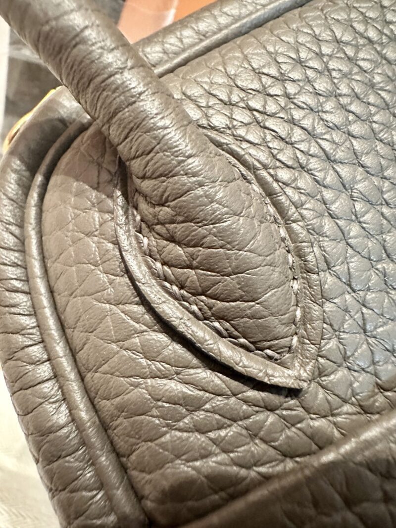Hermès Mini Lindy 20 Taurillon Clemence Etain Gold Hardware - Image 8