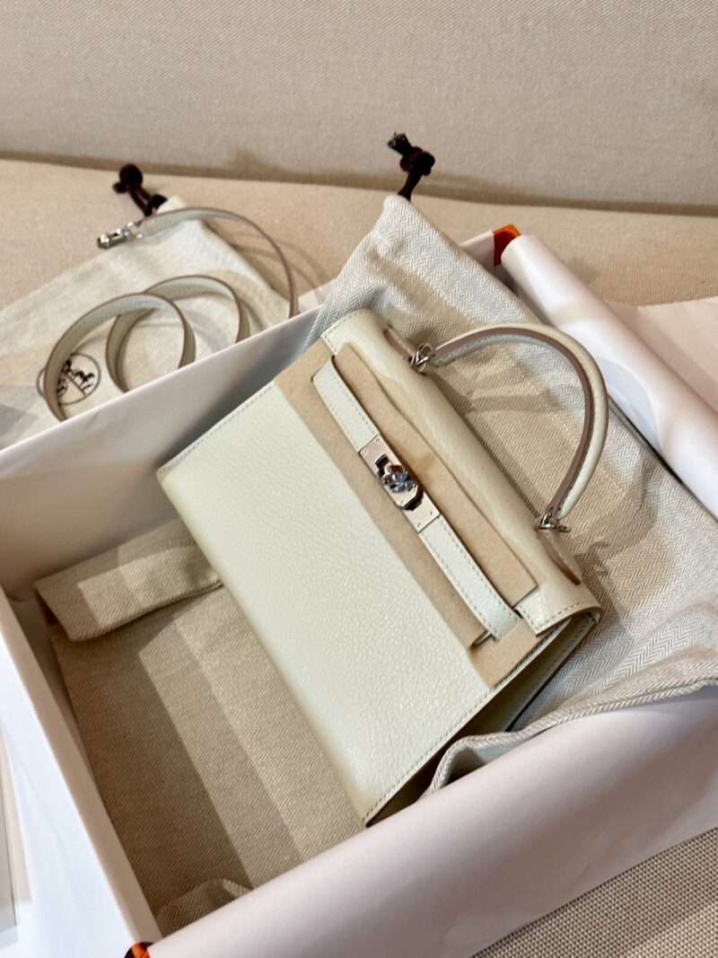 Hermès Mini Kelly 19 Chevre Mushroom Silver Hardware - Image 2
