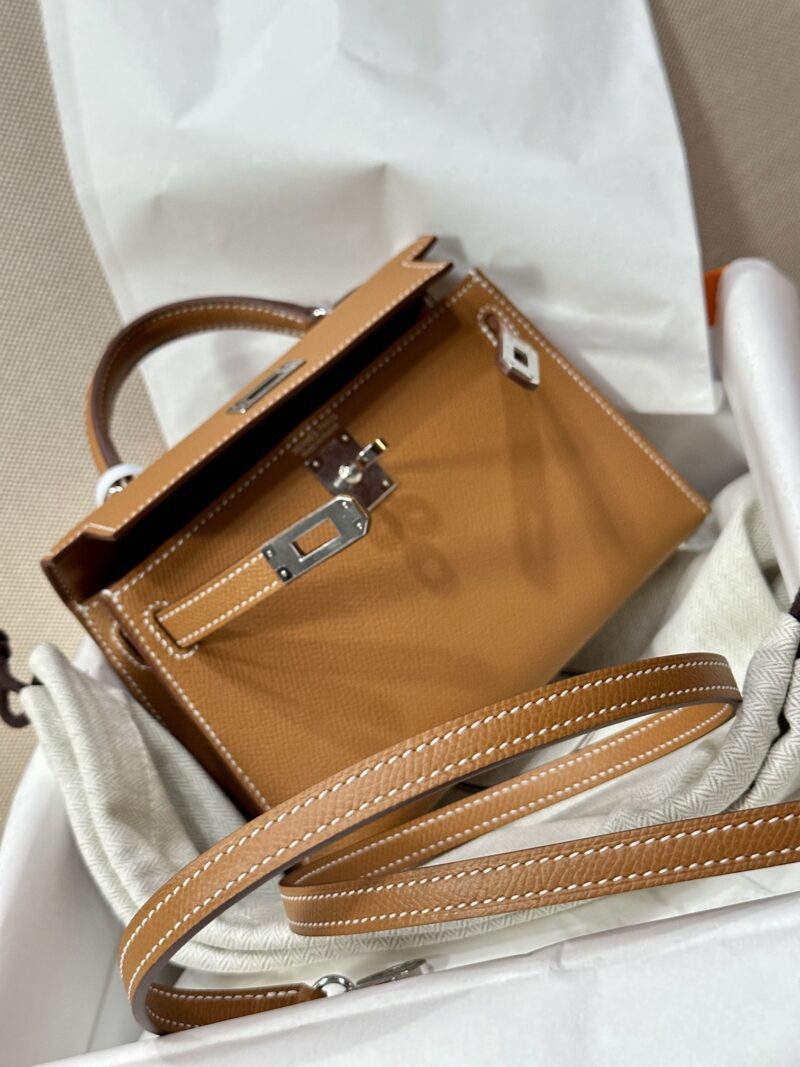 Hermès Mini Kelly 19 Epsom Gold Gold Hardware - Image 4