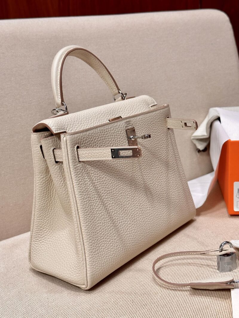 Hermès Kelly 25 Clemence Craie Silver Hardware - Image 5