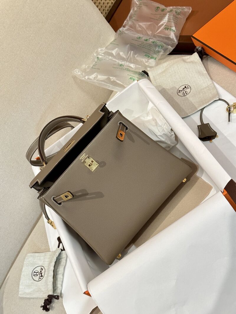Hermès Kelly 25 Evercolor Etoupe Gold Hardware - Image 4