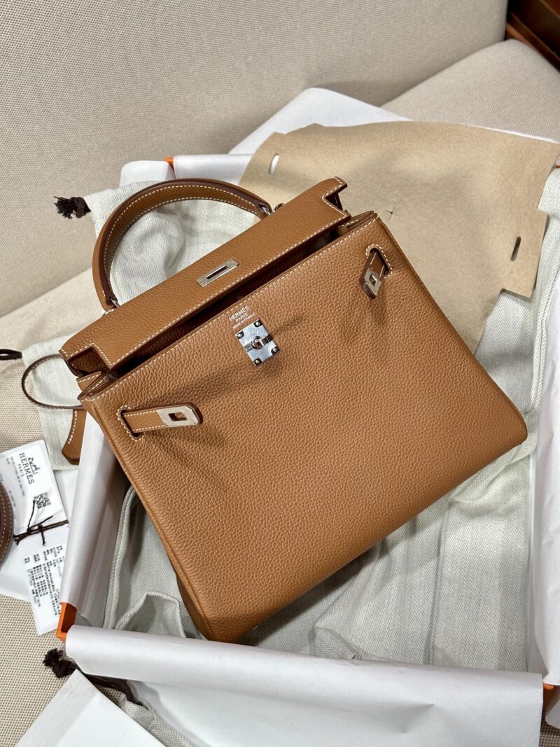 Hermès Kelly 25 Togo Gold Gold Hardware - Image 9