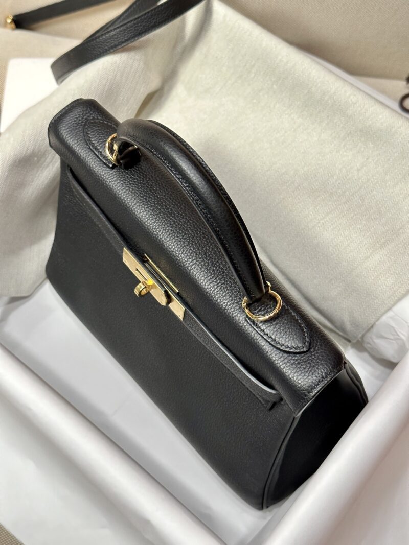 Hermès Kelly 28 Togo Noir Gold Hardware - Image 7