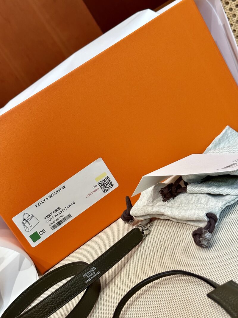 Hermès Kelly 32 Togo Vert Gris Silver Hardware - Image 9