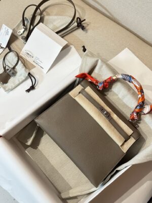 Hermès Kelly 25 Chevre Etoupe Silver Hardware