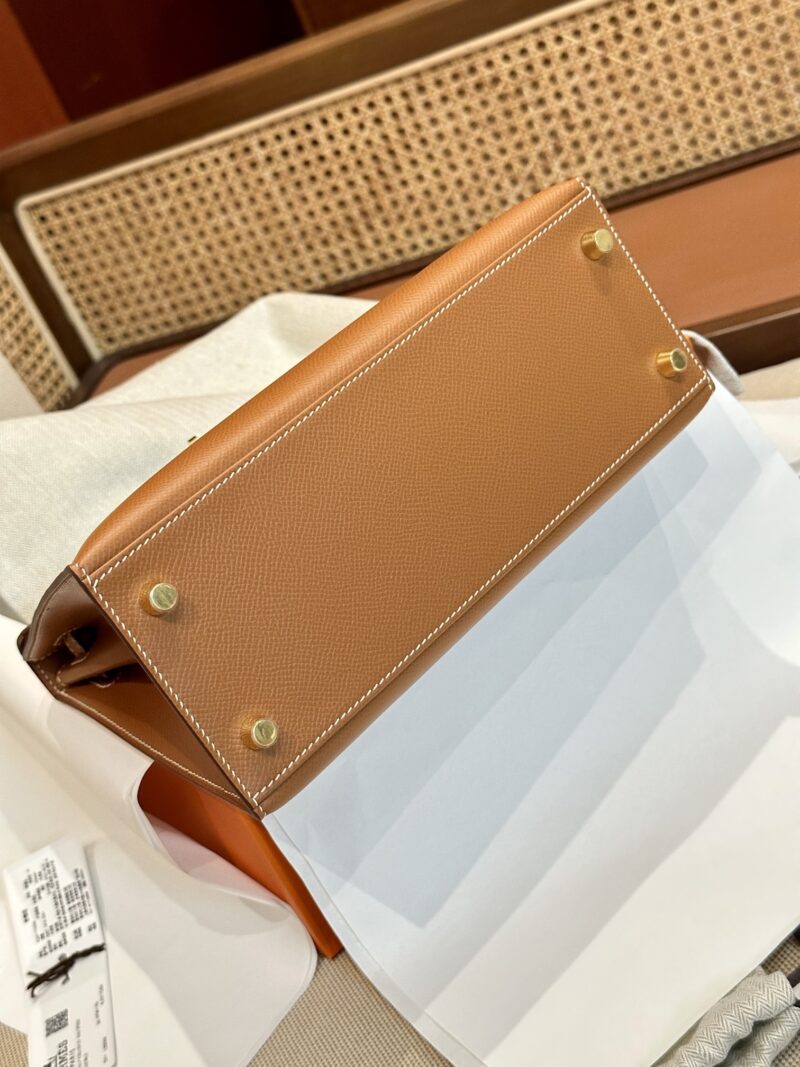 Hermès Kelly 25 Epsom Gold Gold Hardware - Image 10