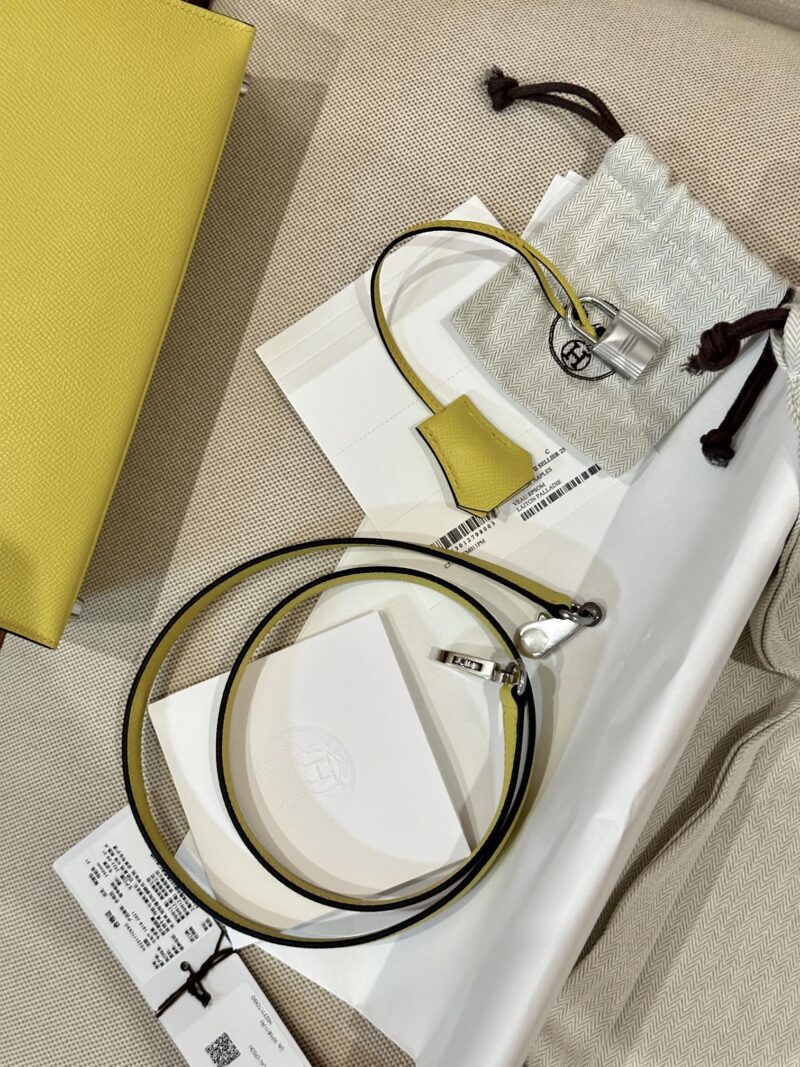 Hermès Kelly 25 Epsom Jaune de Naples Silver Hardware - Image 9