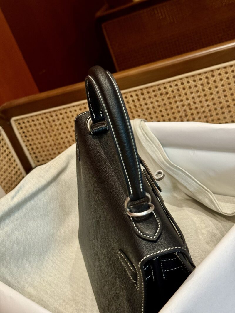 Hermès Kelly 28 Chevre Noir, Mauve Slyvestre Silver Hardware - Image 9