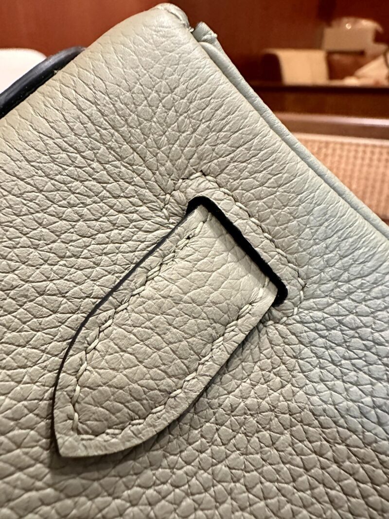 Hermès Kelly 28 Togo Sauge, Gold Gold Hardware - Image 15