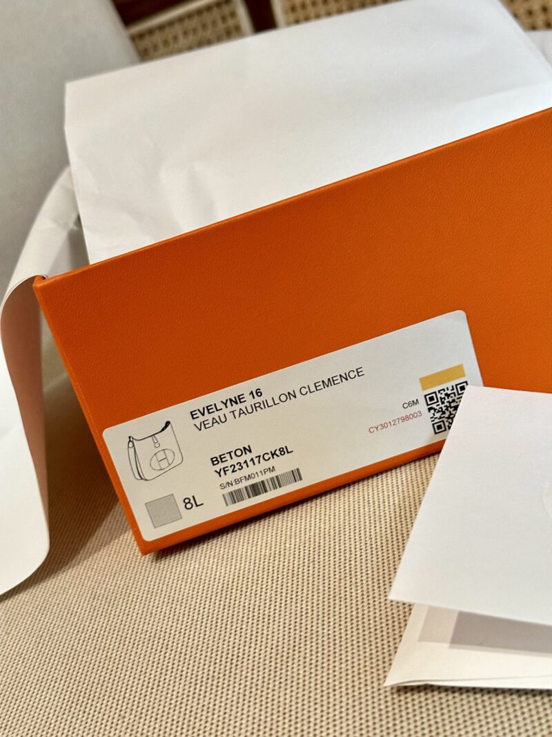 Hermès Mini Evelyne 16 Clemence Beton Silver Hardware - Image 9