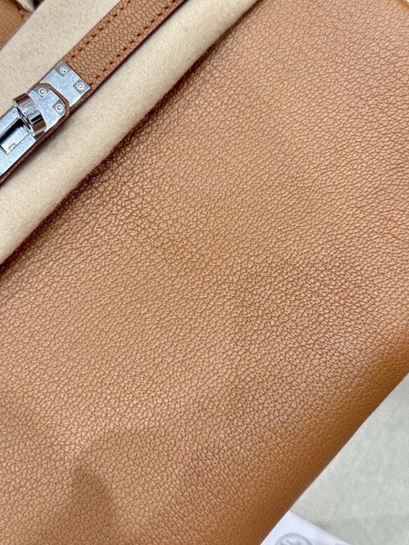 Hermès Birkin 25 Gold Chevre Palladium Hardware - Image 8