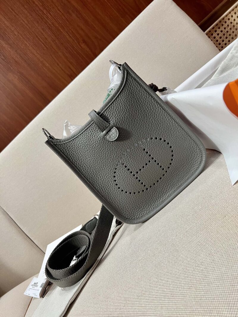 Hermès Mini Evelyne 16 Taurillon Clemence Etain Silver Hardware - Image 3