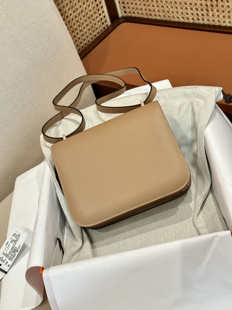 Hermès Constance 19 Chai, Rose Gold Epsom Gold Hardware - Image 2