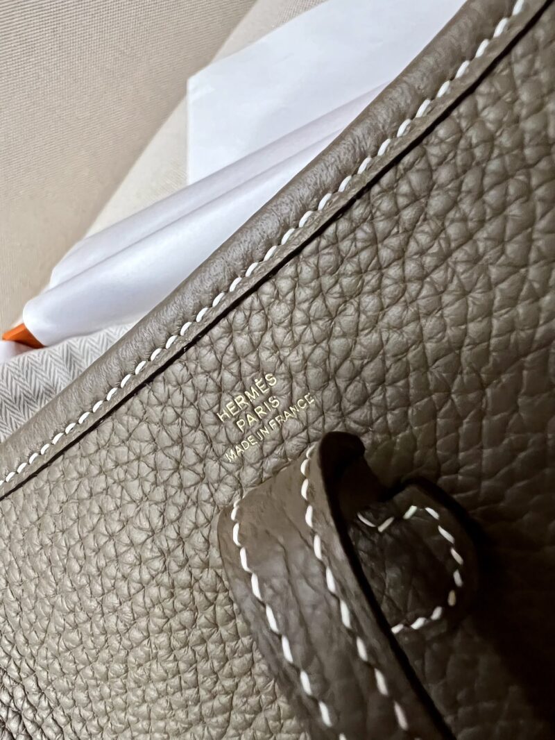 Hermès Mini Evelyne 16 Taurillon Clemence Etoupe Gold Hardware - Image 7