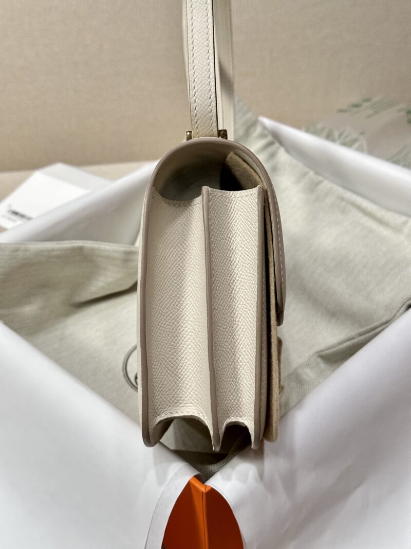 Hermès Constance 19 Craie Epsom Gold Hardware - Image 3