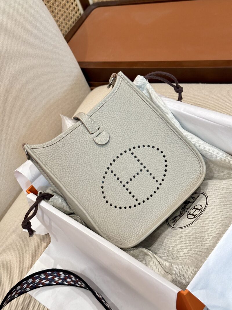 Hermès Mini Evelyne 16 Clemence Beton Silver Hardware - Image 2