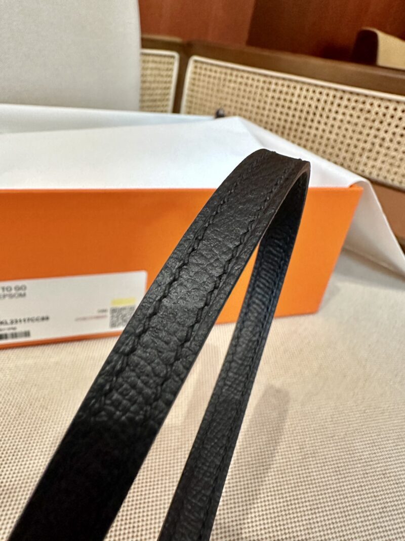 Hermès Kelly To Go Epsom Etoupe Gold Hardware - Image 10