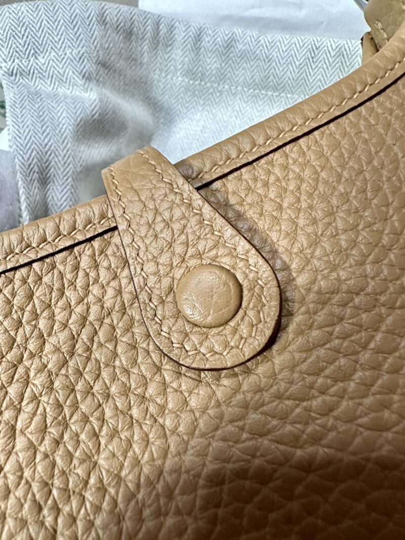 Hermès Mini Evelyne 16 Taurillon Clemence Biscuit Silver Hardware - Image 5