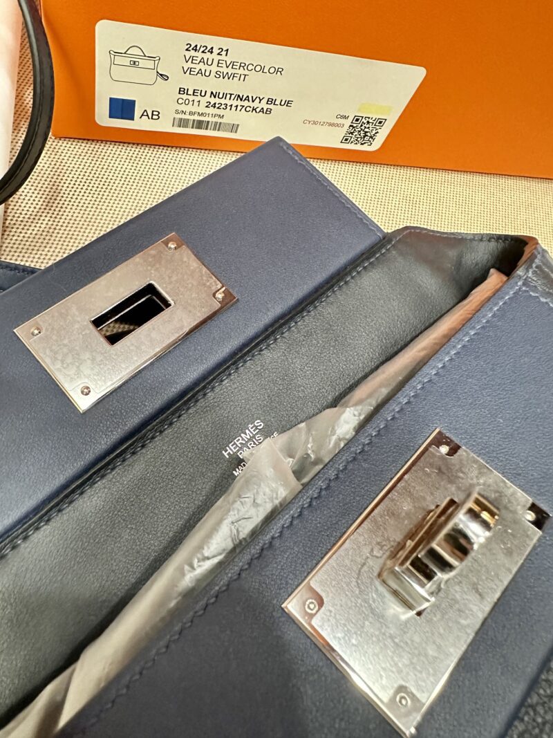 Hermès Mini Kelly 2424 Evercolor & Swift Blue Nuit & Blue Navy Silver Hardware - Image 4