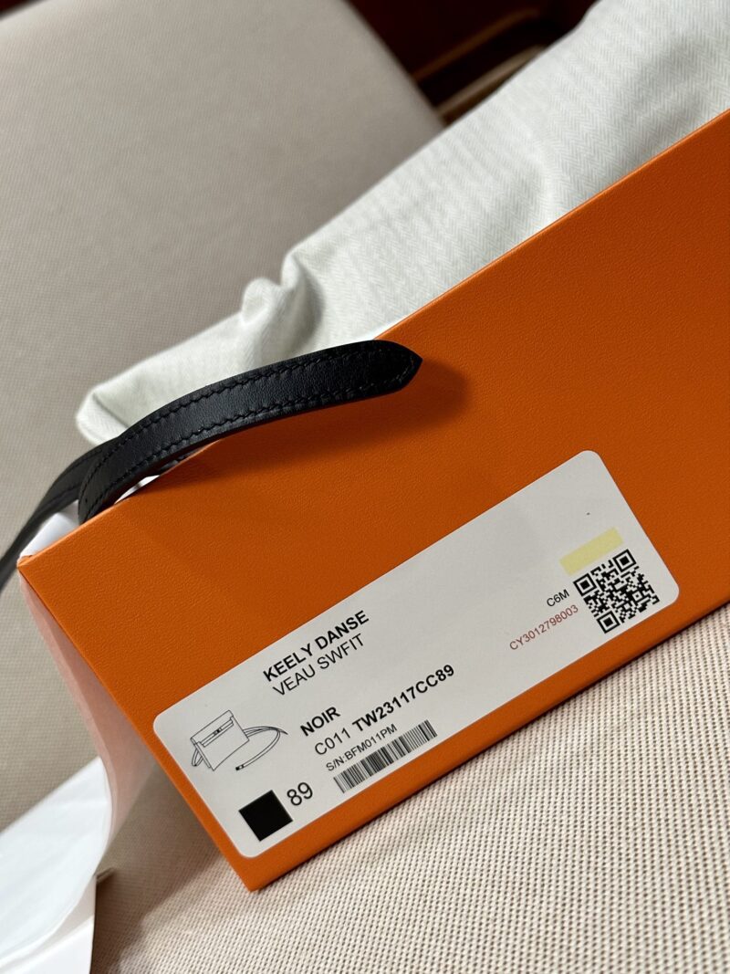 Hermès Kelly Danse 22 Swift Noir Gold Hardware - Image 9
