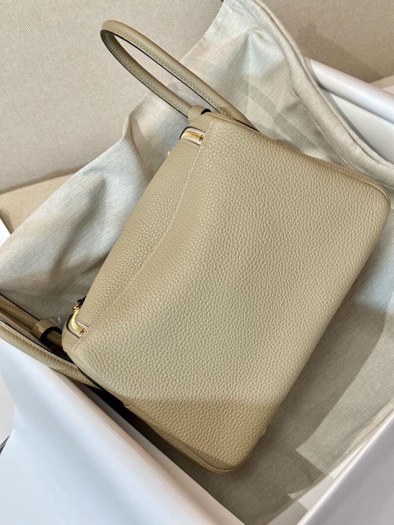 Hermès Lindy 26 Clemence Gris Trench Gold Hardware - Image 6