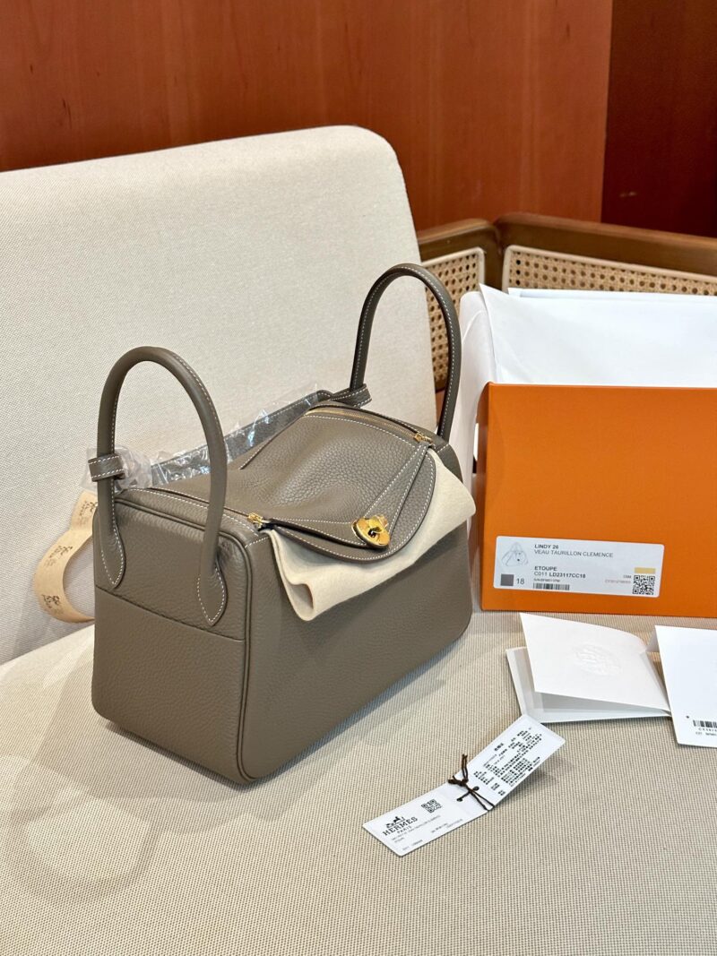 Hermès Lindy 26 Taurillon Clemence Etoupe Gold Hardware - Image 3
