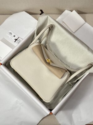 Hermès Lindy 26 Taurillon Clemence Craie Gold Hardware