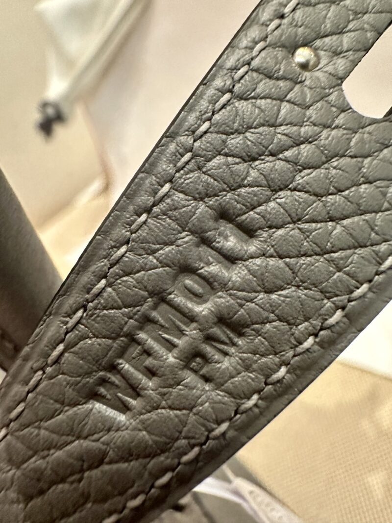 Hermès Lindy 26 Taurillon Clemence Gris Meyer Silver Hardware - Image 11