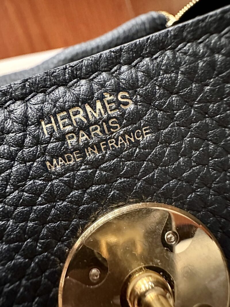 Hermès Lindy 26 Taurillon Clemence Noir Gold Hardware - Image 10
