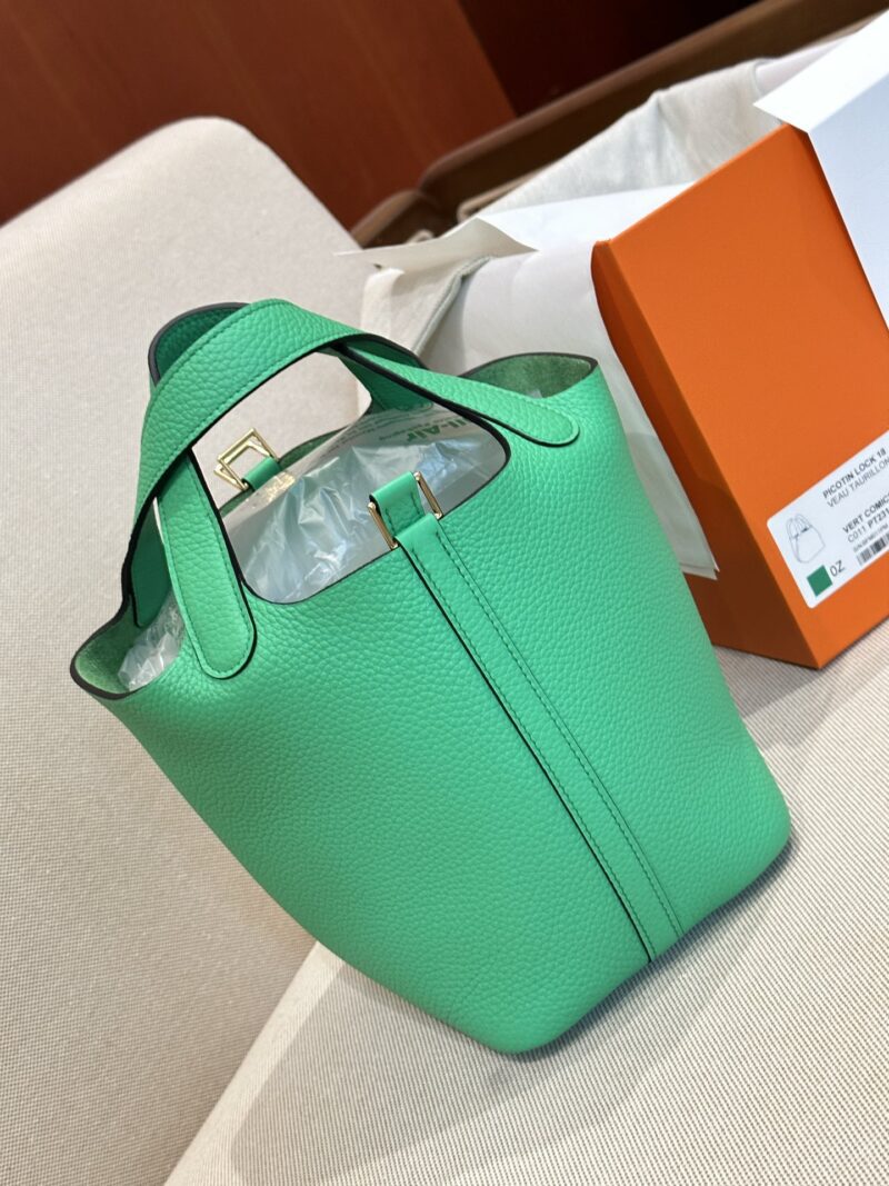 Hermès Picotin 18 Taurillon Clemence Vert Comics Gold Hardware - Image 2