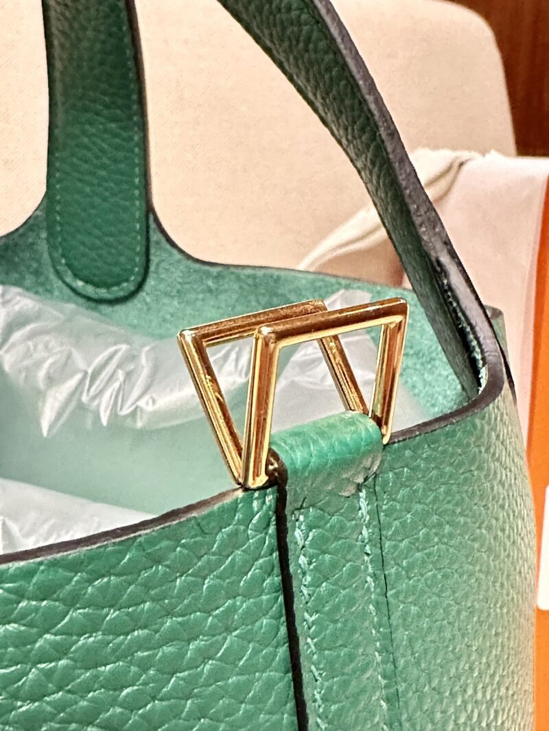Hermès Picotin 18 Taurillon Clemence Vert Vertigo Gold Hardware - Image 4